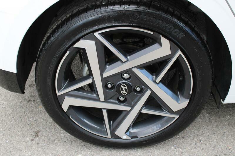 Hyundai I20 1.0T Gdi Premium Black #16
