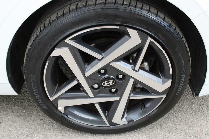 Hyundai I20 1.0T Gdi Premium Black #17