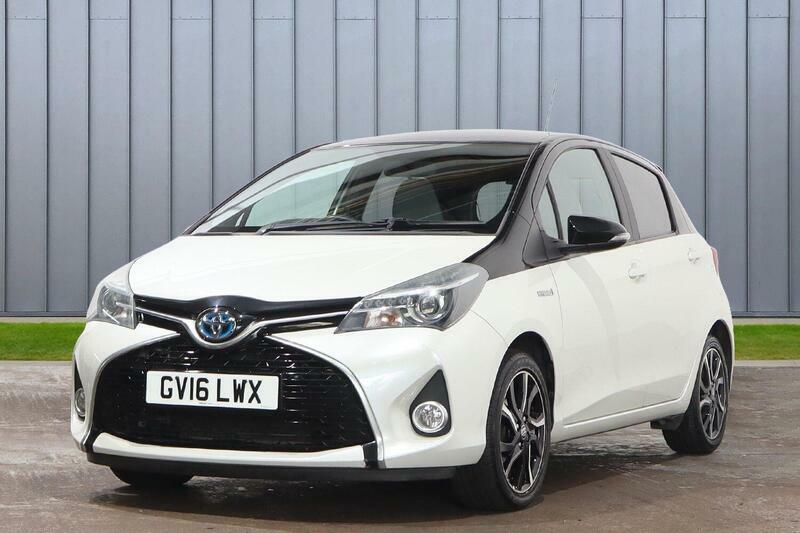 Toyota Yaris 1.5 Vvt-h Design E-cvt Euro 6 White #3
