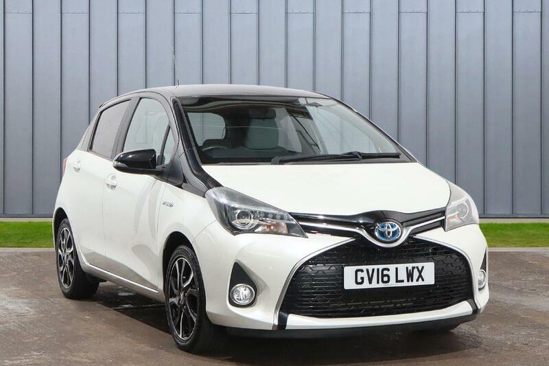 Toyota Yaris 1.5 Vvt-h Design E-cvt Euro 6 White