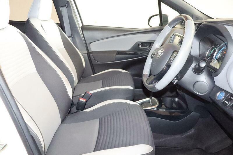 Toyota Yaris 1.5 Vvt-h Icon Hatchback Hybrid E-cvt E Red #11