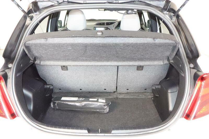 Toyota Yaris 1.5 Vvt-h Icon Hatchback Hybrid E-cvt E Red #17