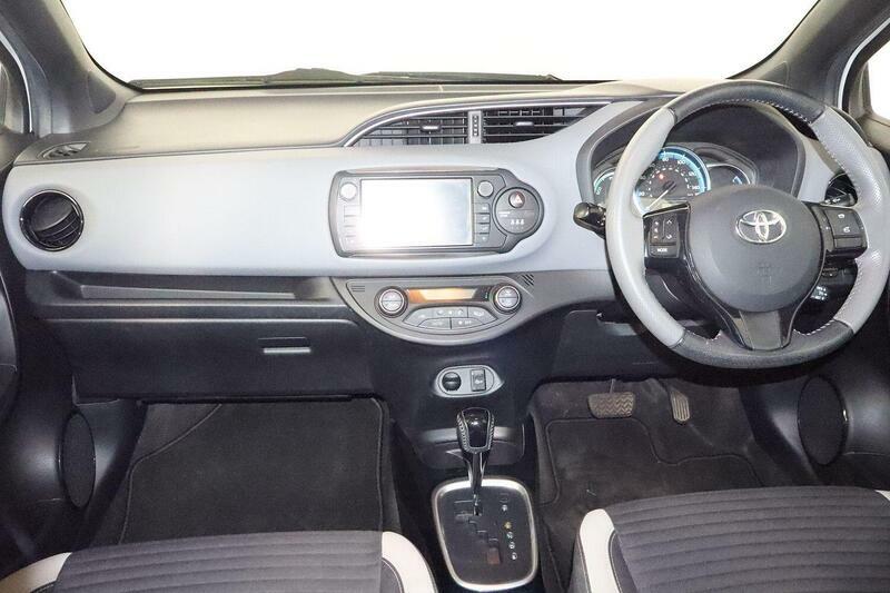 Toyota Yaris 1.5 Vvt-h Icon Hatchback Hybrid E-cvt E Red #9