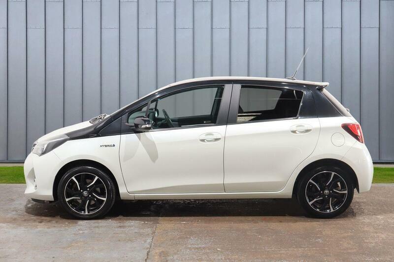 Toyota Yaris 1.5 Vvt-h Design E-cvt Euro 6 White #5