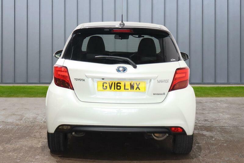 Toyota Yaris 1.5 Vvt-h Design E-cvt Euro 6 White #6