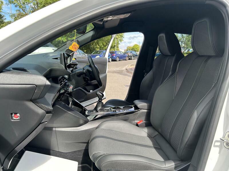 Peugeot 208 1.2 Puretech Gt Euro 6 Ss White #2