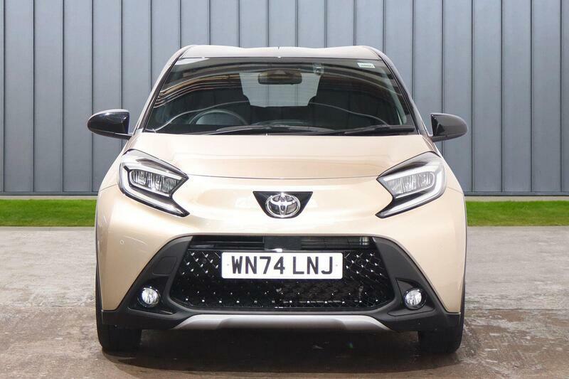 Toyota Aygo X 1.0 Vvt-i Exclusive Euro 6 Ss Beige #2