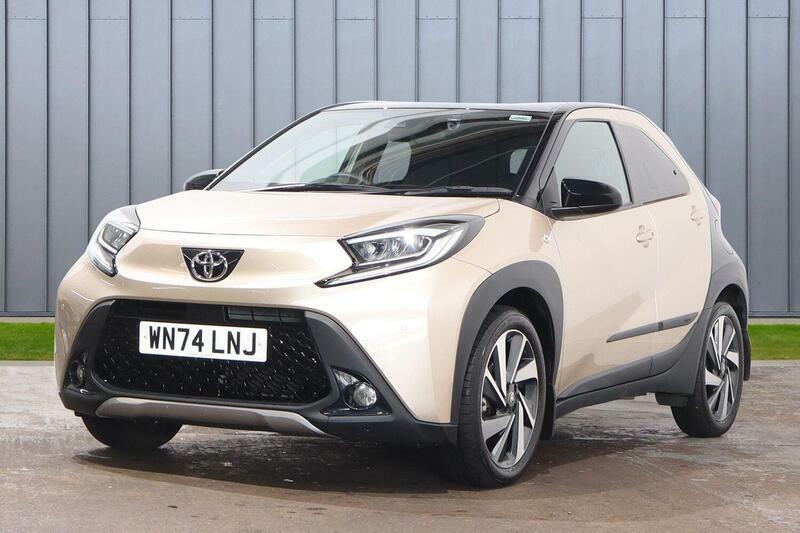 Toyota Aygo X 1.0 Vvt-i Exclusive Euro 6 Ss Beige #3