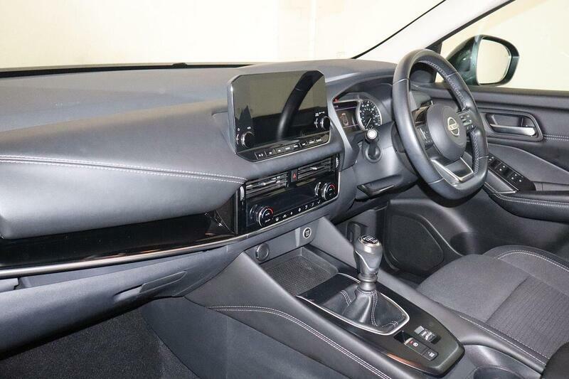 Nissan Qashqai 1.3 Dig-t Mhev N-connecta Euro 6 Ss Black #2