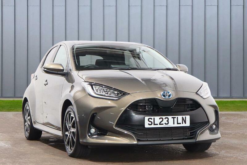 Toyota Yaris 1.5 Vvt-h Design E-cvt Euro 6 Ss Brown