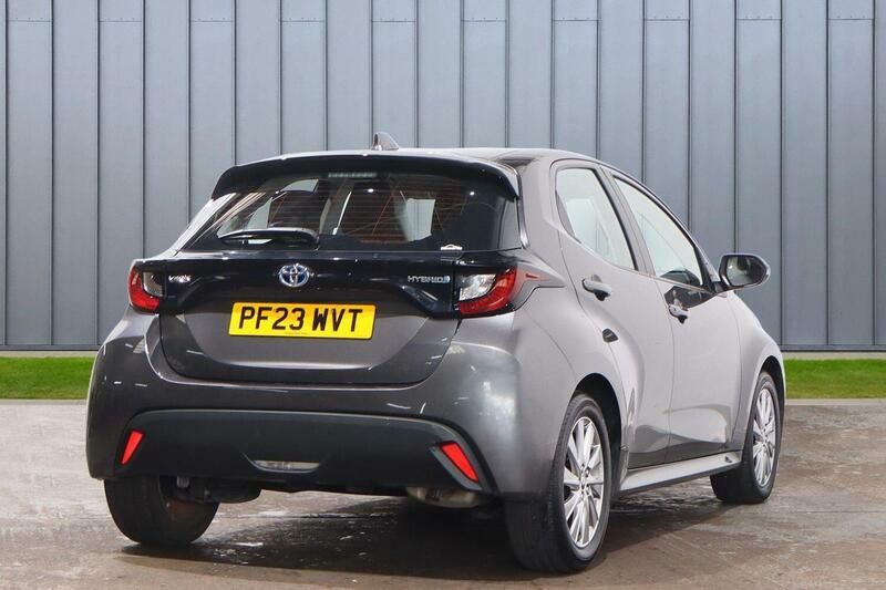 Toyota Yaris 1.5 Vvt-h Icon E-cvt Euro 6 Ss PF23WVT Grey #3