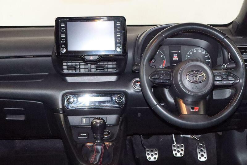 Toyota Yaris 1.5 Hybrid Excel Cvt Grey #10