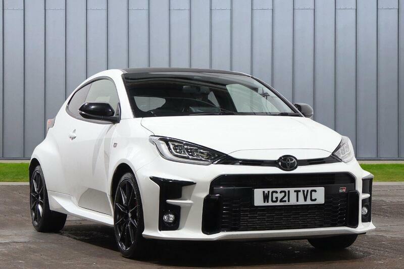 Toyota Yaris 1.5 Hybrid Excel Cvt Grey #1