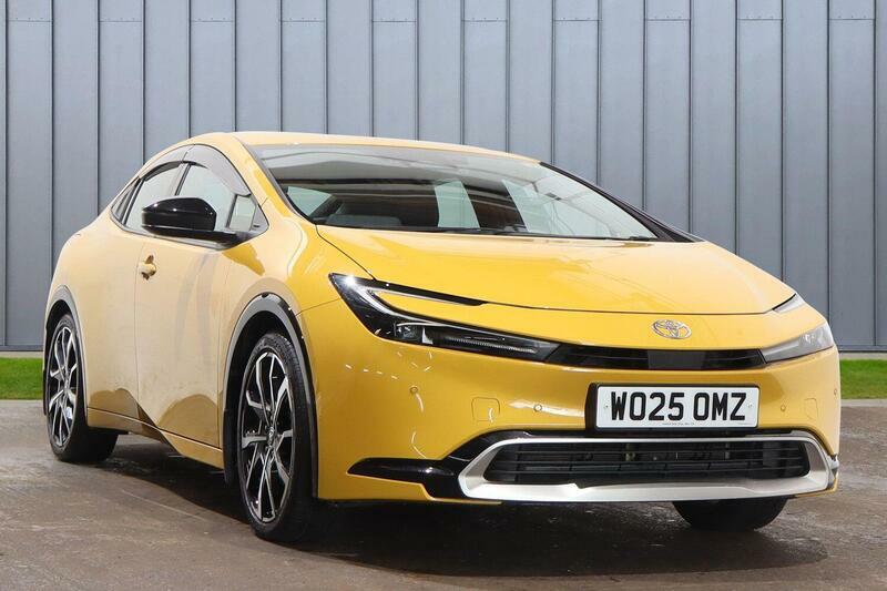 Toyota Prius 2.0 13.6Kwh Excel Cvt Euro 6 Ss Yellow