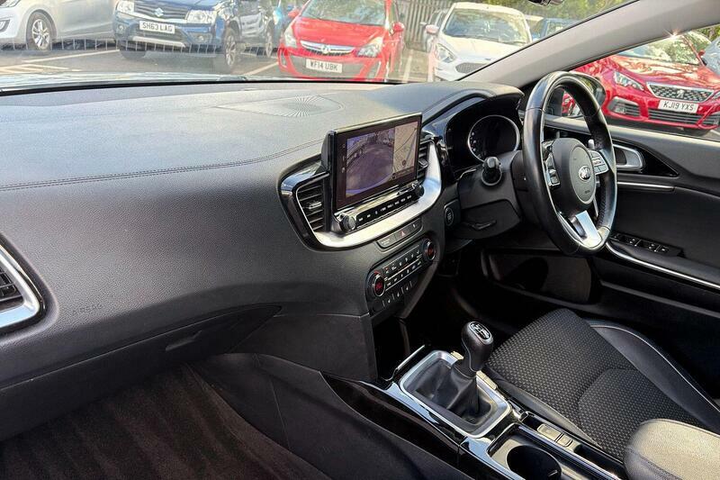 Kia Xceed 1.4 T-gdi 3 Euro 6 Ss Silver #2