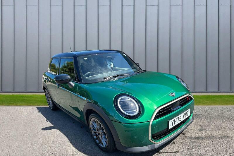 Mini Hatch 2.0S Exclusive Steptronic Euro 6 Ss YH75WBT Green