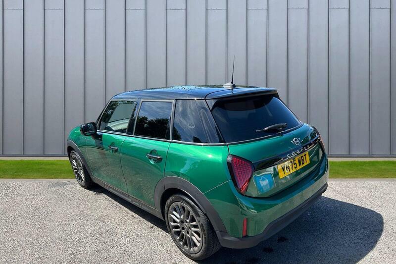 Mini Hatch 2.0S Exclusive Steptronic Euro 6 Ss YH75WBT Green #3