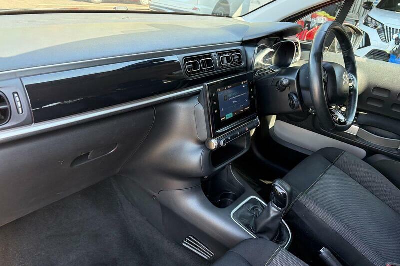 Citroen C3 1.2 Puretech Flair Euro 6 Ss Black #2