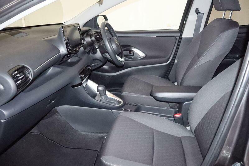 Toyota Yaris 1.5 Vvt-h Design E-cvt Euro 6 Ss Grey #2