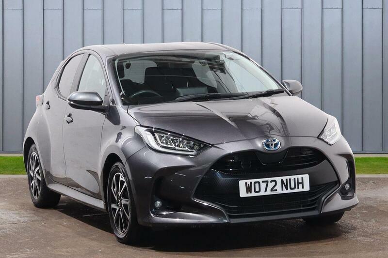 Toyota Yaris 1.5 Vvt-h Design E-cvt Euro 6 Ss Grey