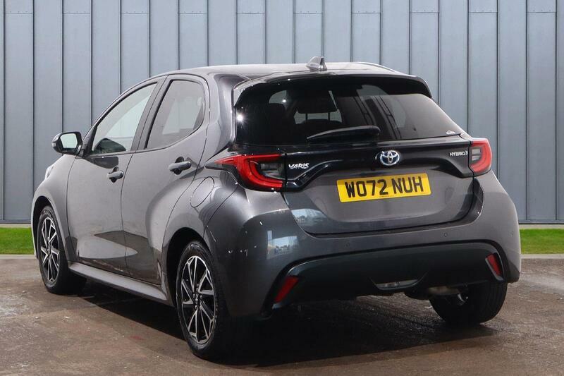 Toyota Yaris 1.5 Vvt-h Design E-cvt Euro 6 Ss Grey #3