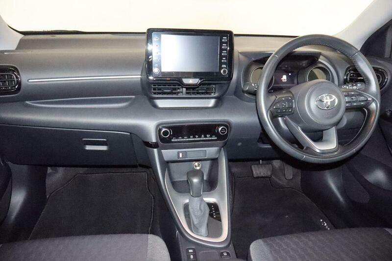 Toyota Yaris 1.5 Vvt-h Design E-cvt Euro 6 Ss Grey #2