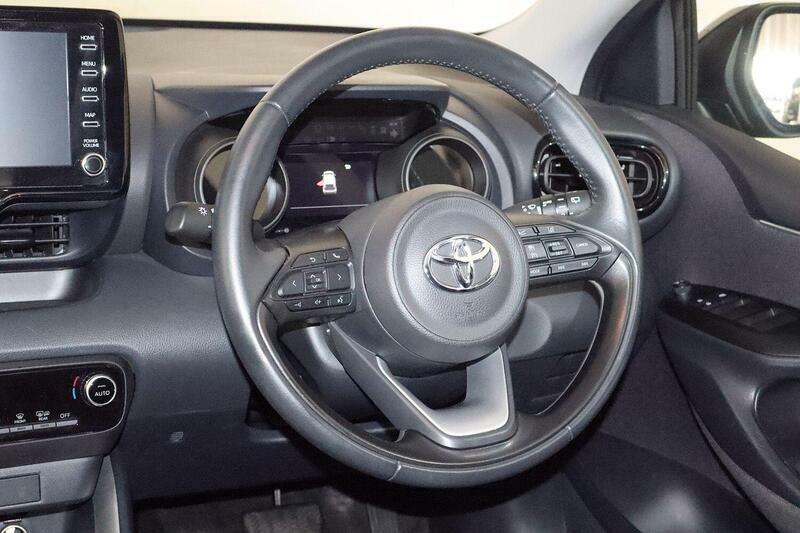 Toyota Yaris 1.5 Hybrid Design Cvt Blue #16