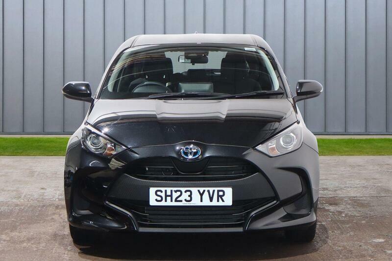 Toyota Yaris 1.5 Vvt-h Icon E-cvt Euro 6 Ss SH23YVR Black #3
