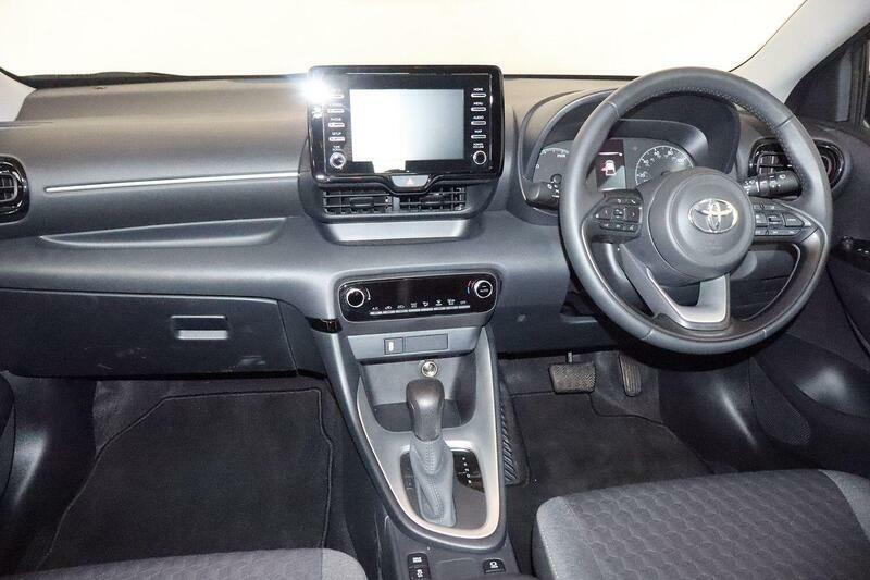 Toyota Yaris 1.5 Vvt-h Icon E-cvt Euro 6 Ss SH23YVR Black #2