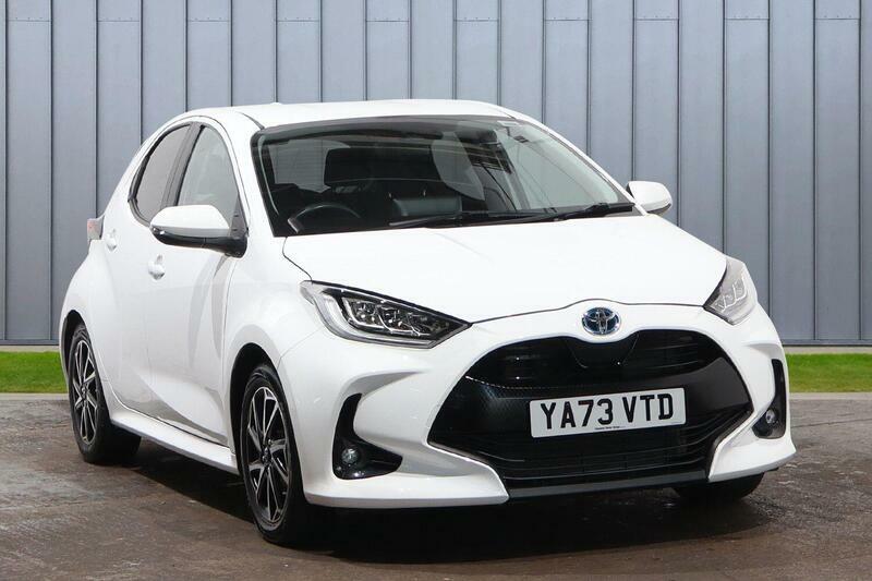 Toyota Yaris 1.5 Vvt-h Design E-cvt Euro 6 Ss White