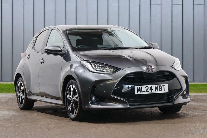 Toyota Yaris 1.5 Vvt-h Design E-cvt Euro 6 Ss Grey