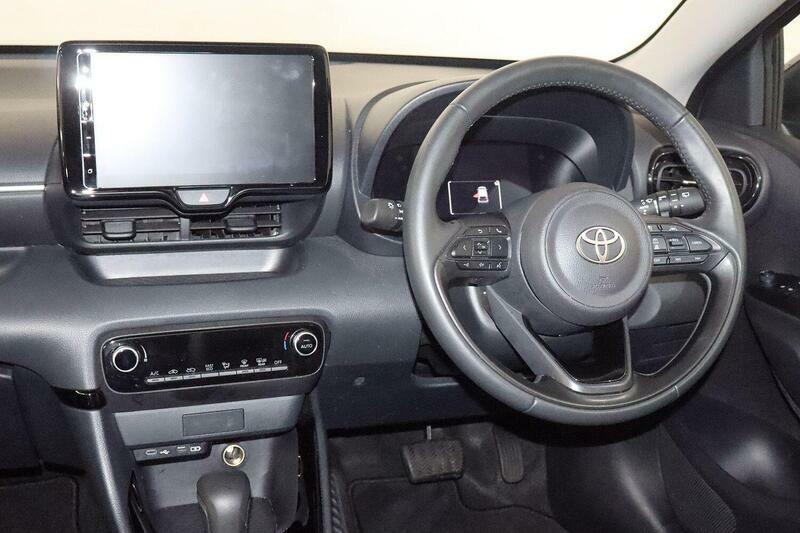 Toyota Yaris 1.5 Vvt-h Design E-cvt Euro 6 Ss Grey #2