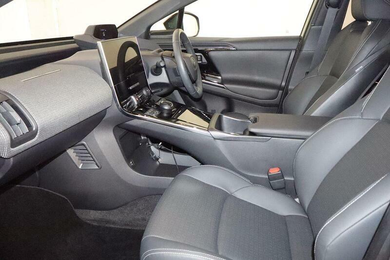 Toyota bZ4X 71.4Kwh Vision Awd 11Kw Obc Grey #2