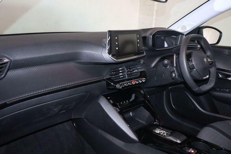 Peugeot 208 1.2 Puretech Allure Premium Eat Euro 6 Ss White #2