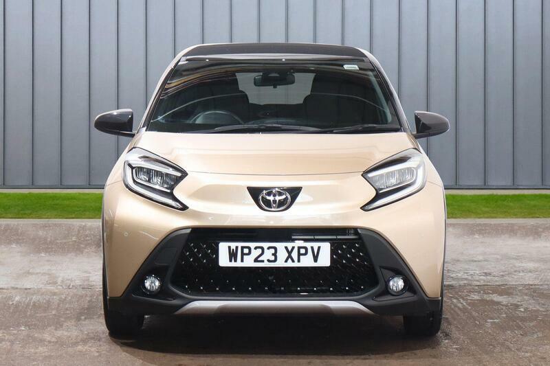 Toyota Aygo X 1.0 Vvt-i Exclusive Euro 6 Ss Beige #3