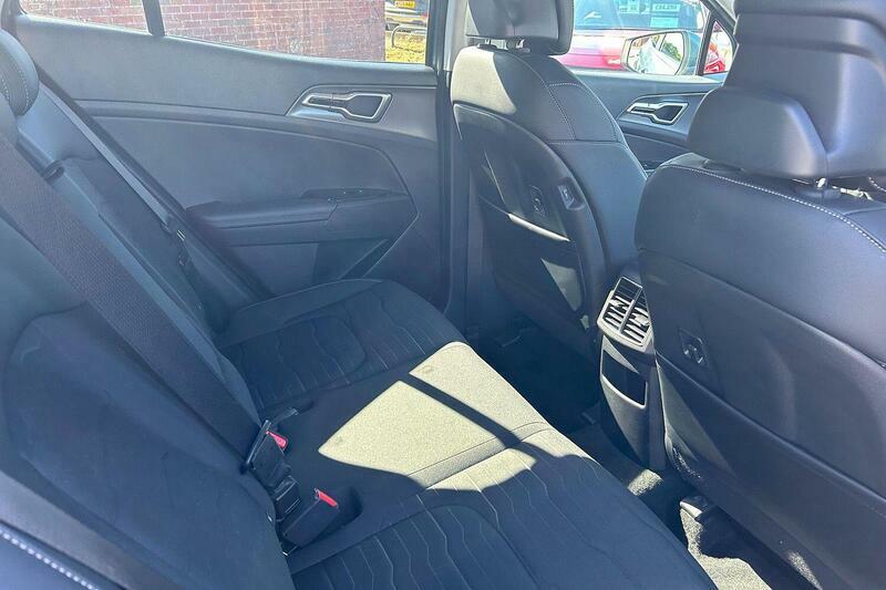 Kia Sportage 1.6 H T Gdi 3 Suv Hybrid Ss Silver #10