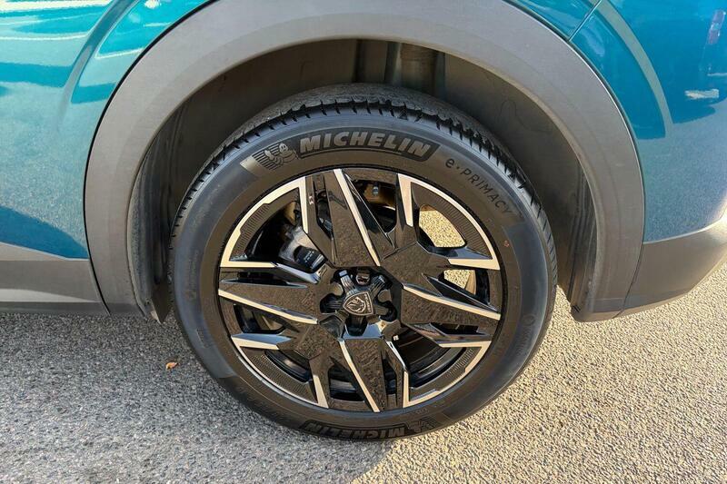 Peugeot 3008 73Kwh 210 1-Speed Blue #19