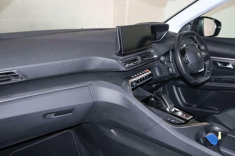 Peugeot 3008 1.2 Puretech Allure Eat Euro 6 Ss Black #2