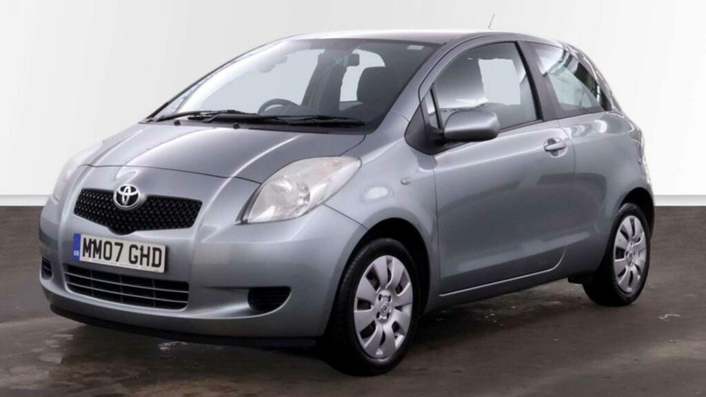 Toyota Yaris T3 Silver #2