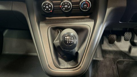 Mercedes-Benz CITAN 109 Van Long White #18