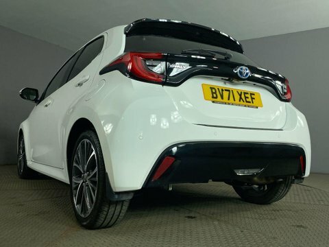 Toyota Yaris Design White #14