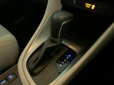 Toyota Yaris Design White #21