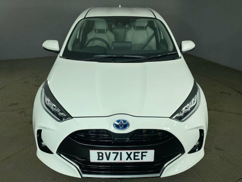 Toyota Yaris Design White #10