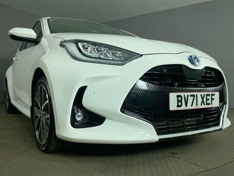 Toyota Yaris Design White #11