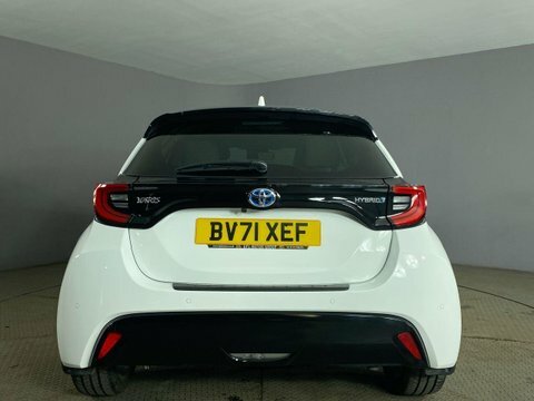 Toyota Yaris Design White #7