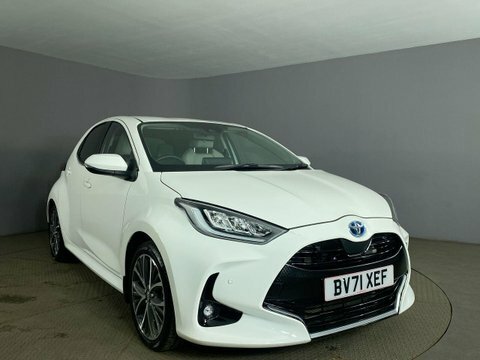 Toyota Yaris 2021 71 1.5 White