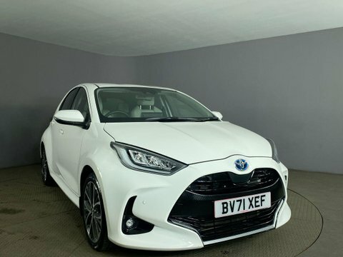 Toyota Yaris 2021 71 1.5 White #2