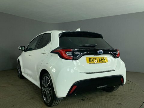 Toyota Yaris 2021 71 1.5 White #6