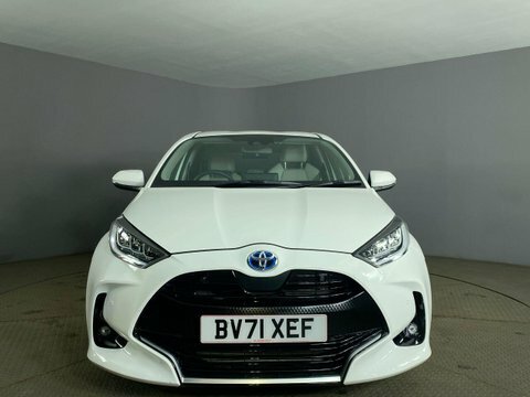 Toyota Yaris 2021 71 1.5 White #3