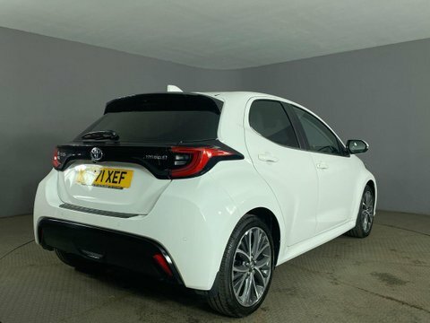 Toyota Yaris Design White #8